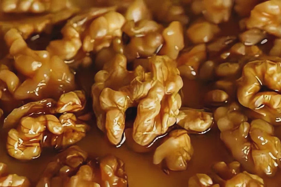 Walnut dengan Madu untuk Prostat